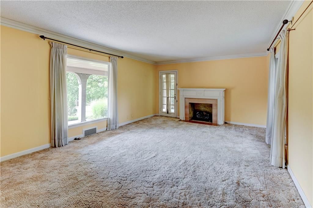 Photo 19 of 71 - 7612 E Gregory Boulevard