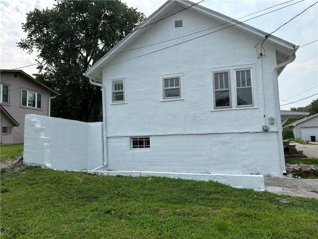 Photo 4 of 17 - 305 N 27th Street