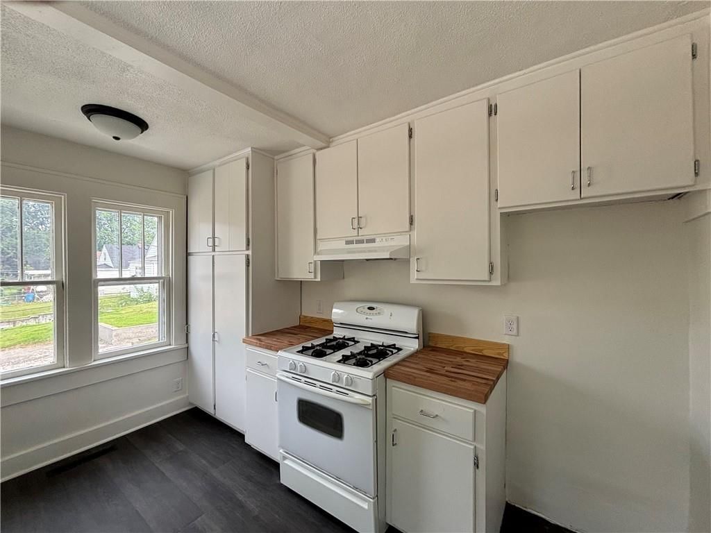 Photo 6 of 17 - 305 N 27th Street