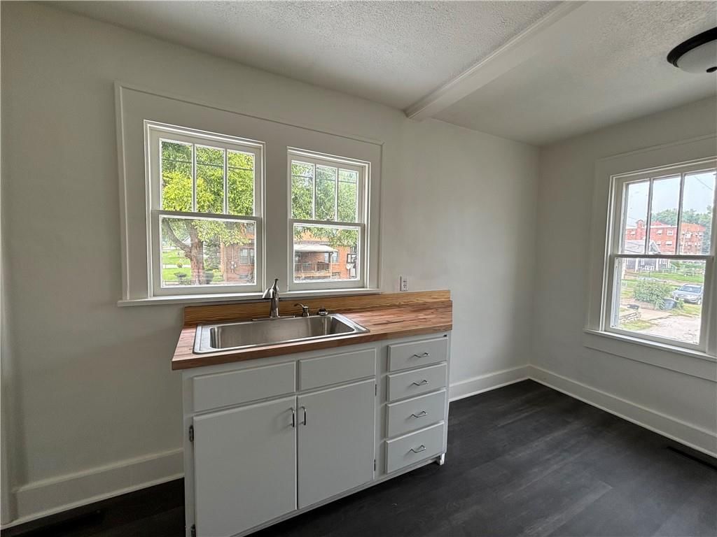 Photo 7 of 17 - 305 N 27th Street