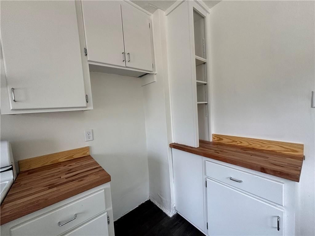 Photo 8 of 17 - 305 N 27th Street