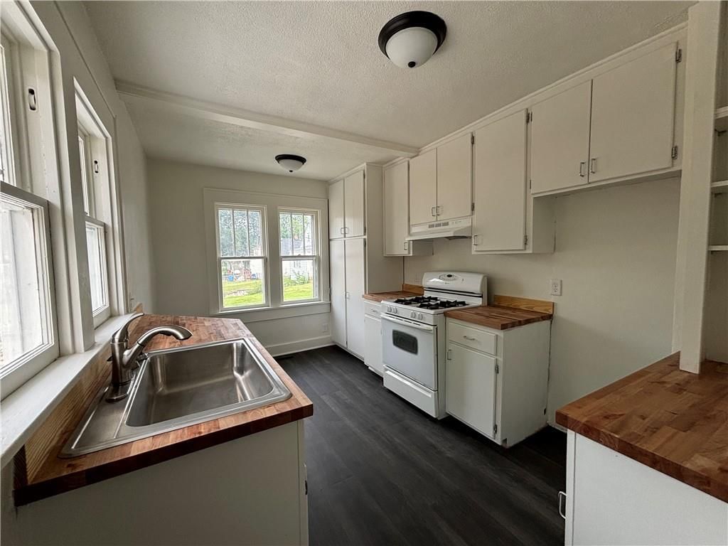 Photo 9 of 17 - 305 N 27th Street