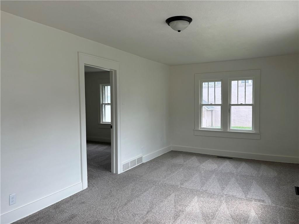 Photo 14 of 17 - 305 N 27th Street