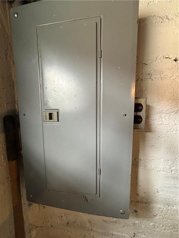 Photo 16 of 17 - 305 N 27th Street