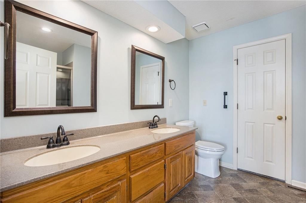 11024 W 98th Street — photo 12
