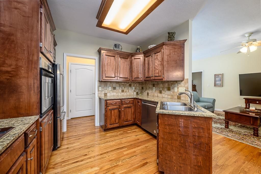 12512 Pine Valley Drive — photo 11