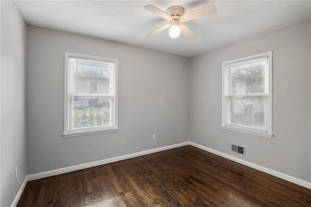 411 W 87th Terrace — photo 10