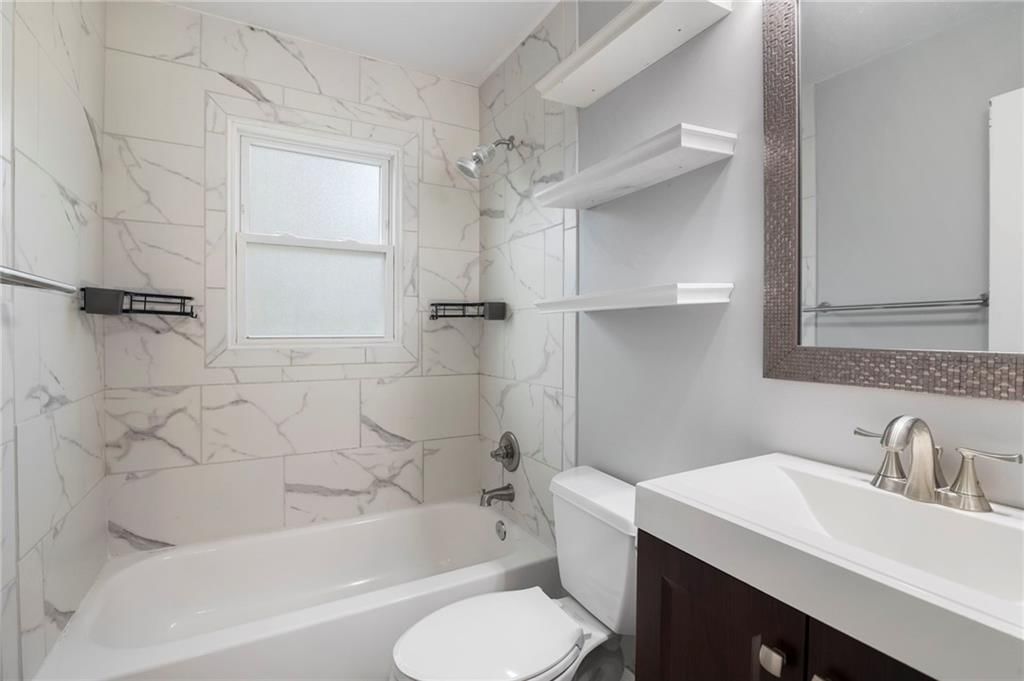 411 W 87th Terrace — photo 11