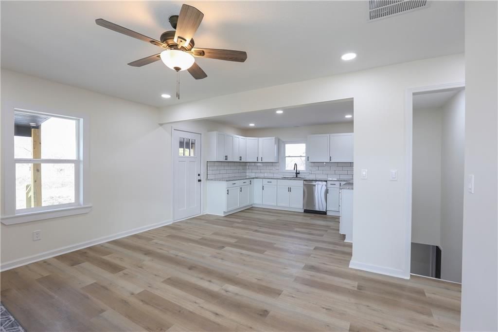 Photo 7 of 37 - 15608 E 267th Street