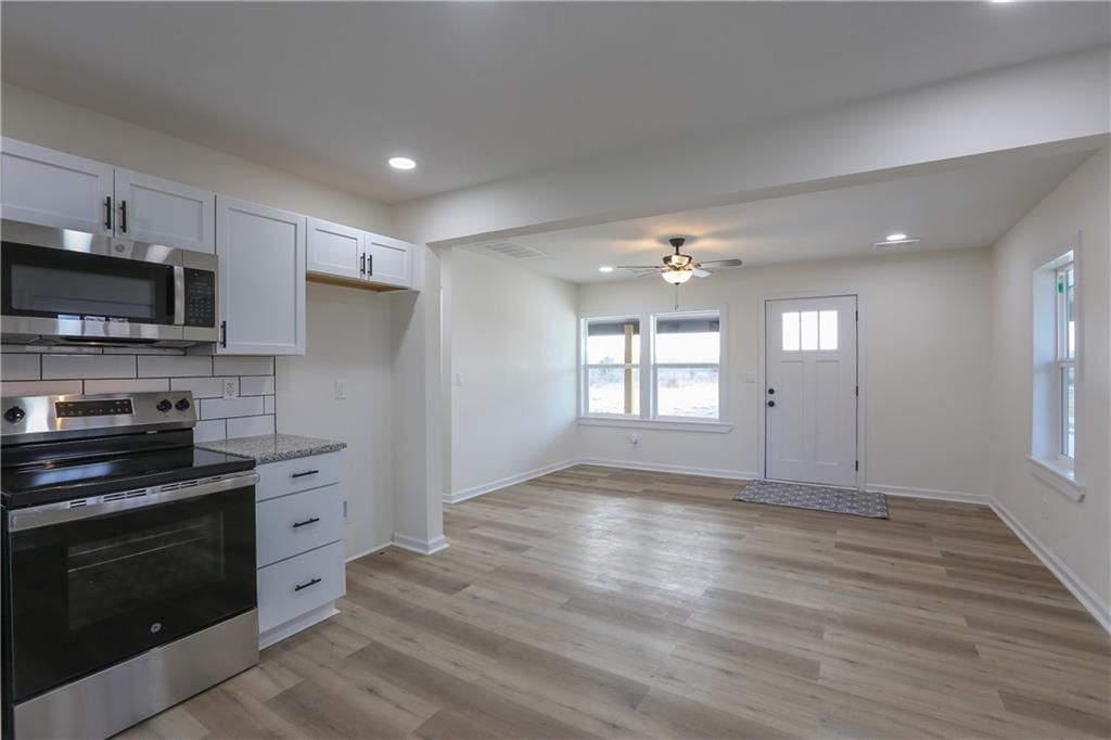 Photo 10 of 37 - 15608 E 267th Street