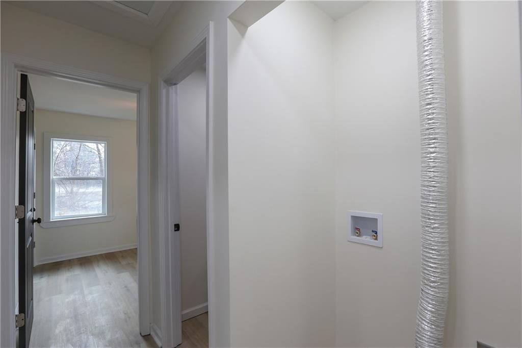 Photo 13 of 37 - 15608 E 267th Street
