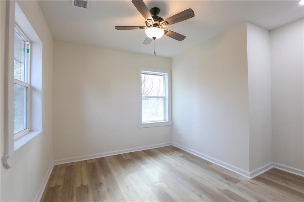 Photo 16 of 37 - 15608 E 267th Street