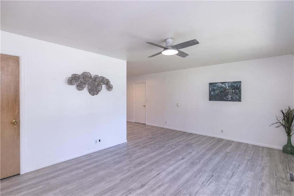 Photo 5 of 36 - 613 Colbern Street