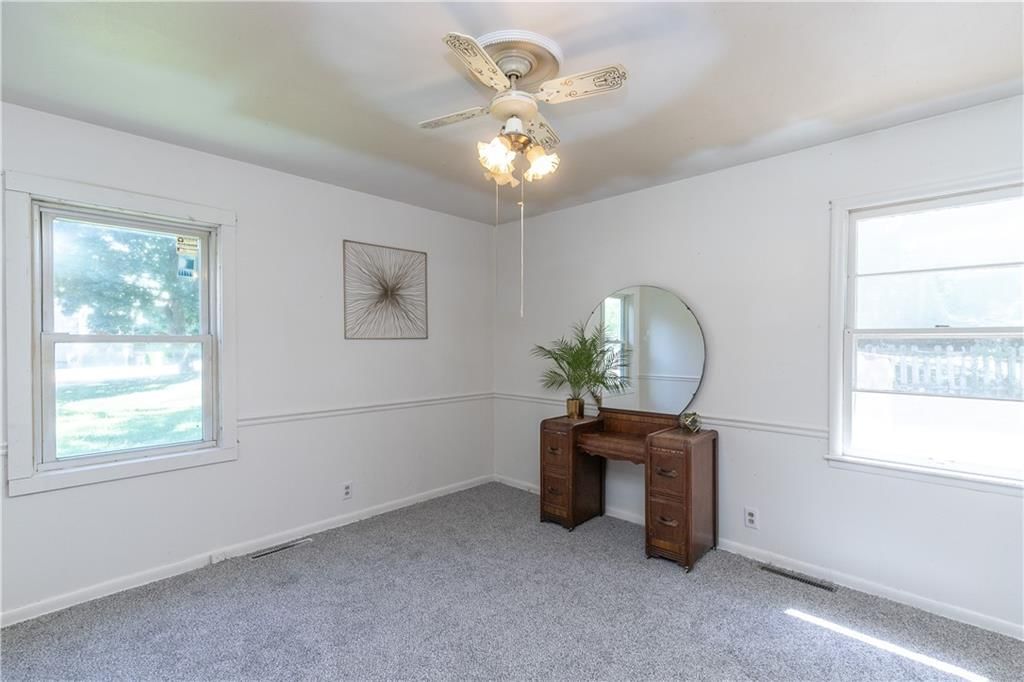 Photo 17 of 36 - 613 Colbern Street