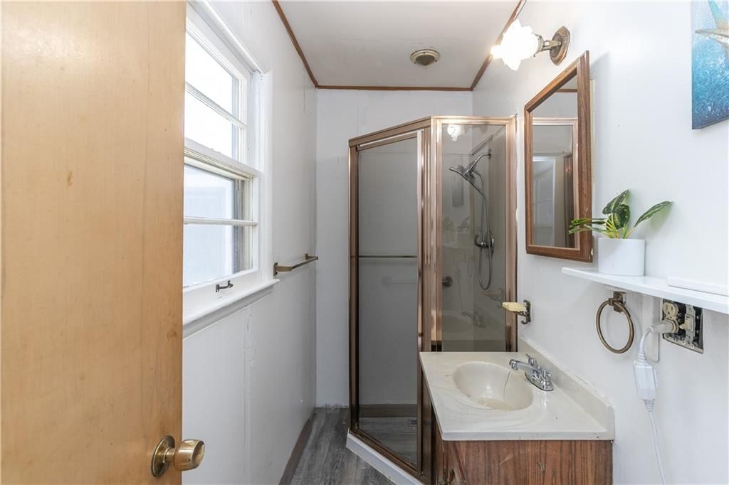 Photo 21 of 36 - 613 Colbern Street