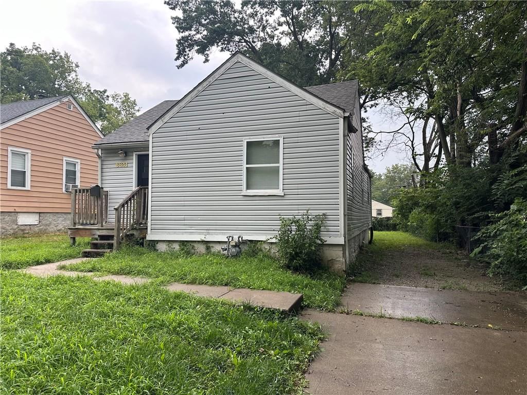 6841 Walrond Avenue, Kansas City, MO
