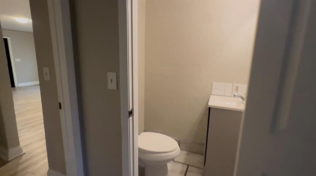 6841 Walrond Avenue — photo 9
