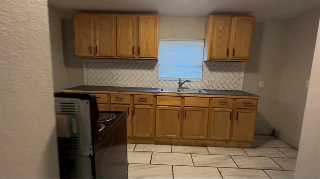 6841 Walrond Avenue — photo 10