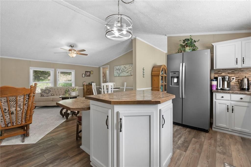 6804 Woodend Avenue — photo 15