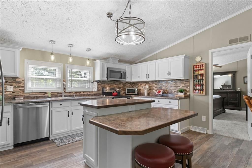 6804 Woodend Avenue — photo 17