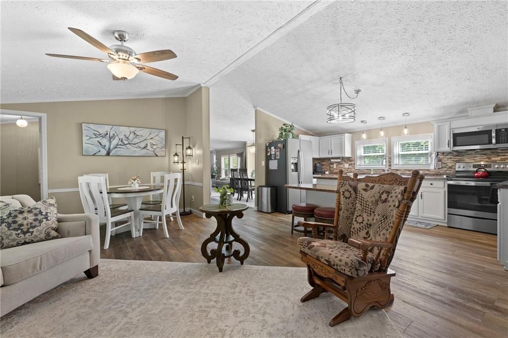 6804 Woodend Avenue — photo 27