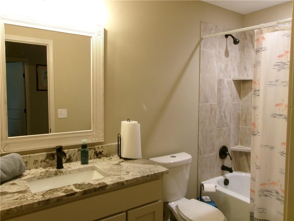 307 W Pacific Street — photo 7