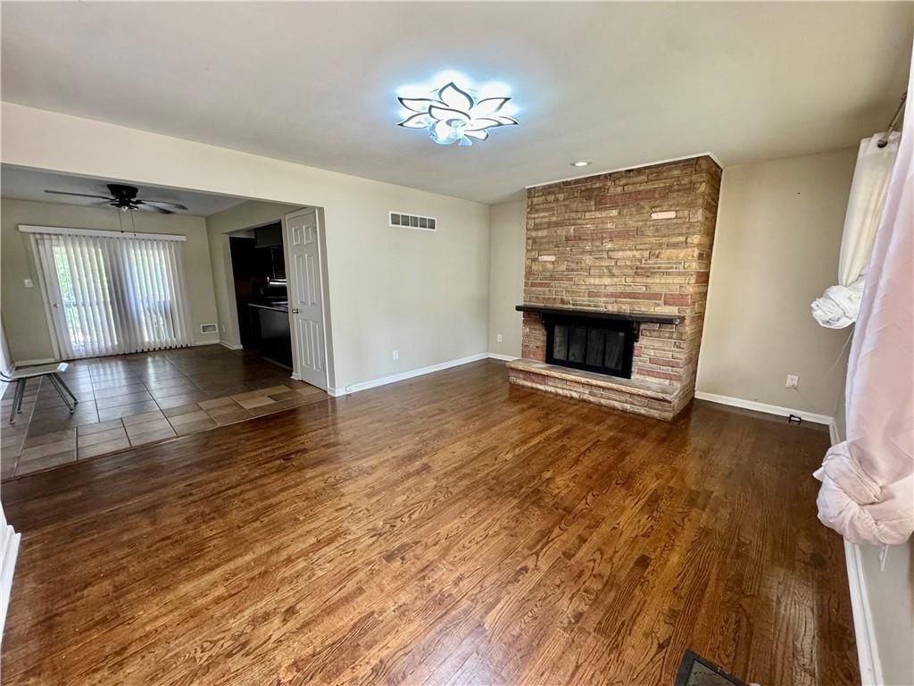 Photo 2 of 17 - 4432 NORLEDGE Avenue