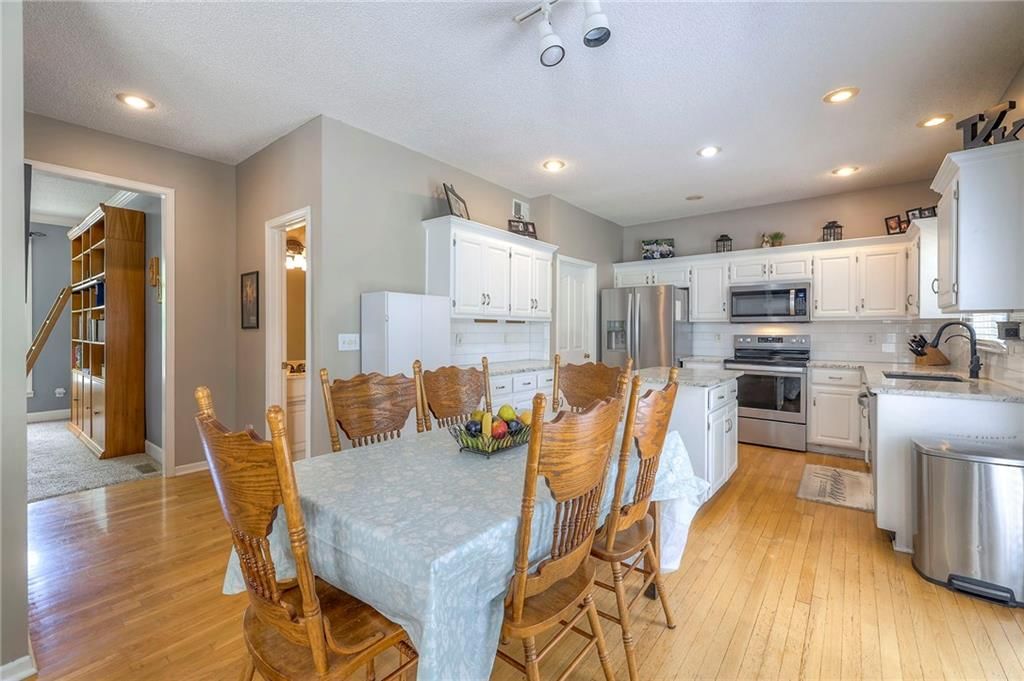 Photo 7 of 38 - 16727 W 156th Street
