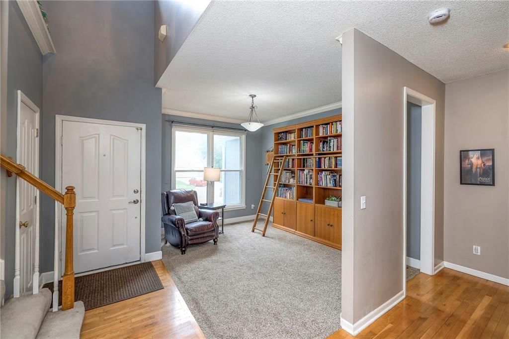 Photo 11 of 38 - 16727 W 156th Street