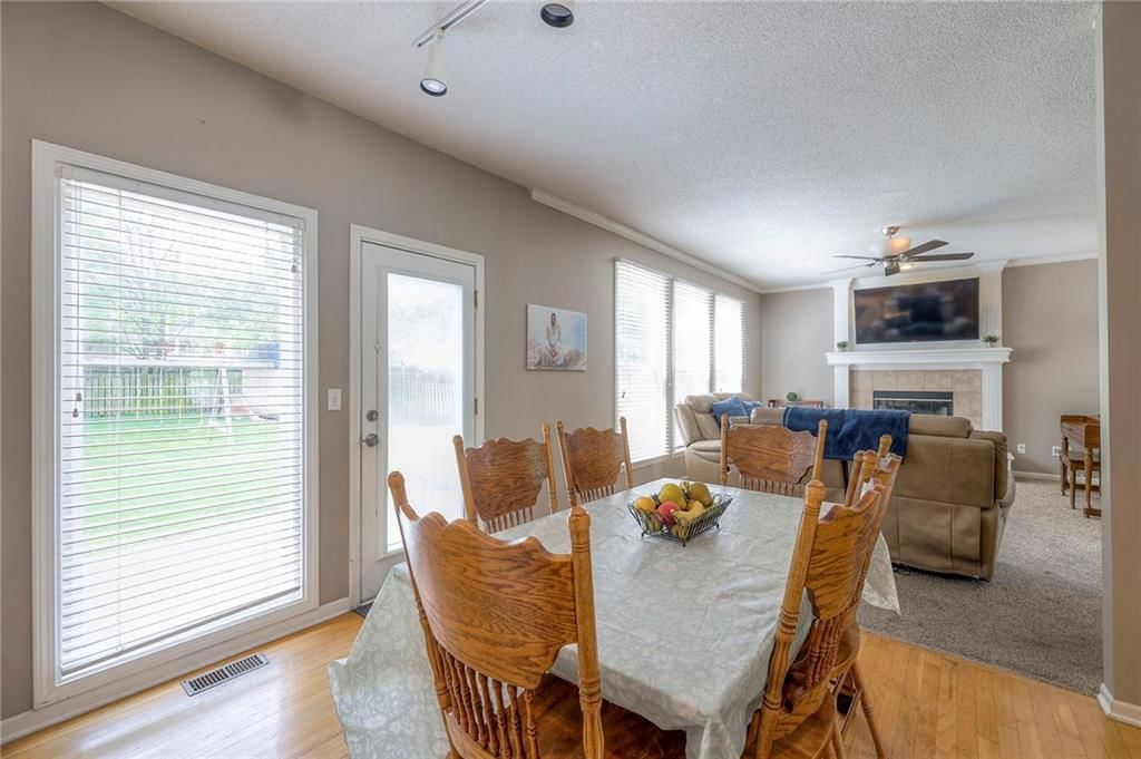 Photo 14 of 38 - 16727 W 156th Street