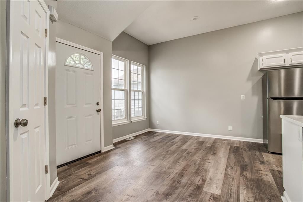 8531 Vassar Avenue — photo 10