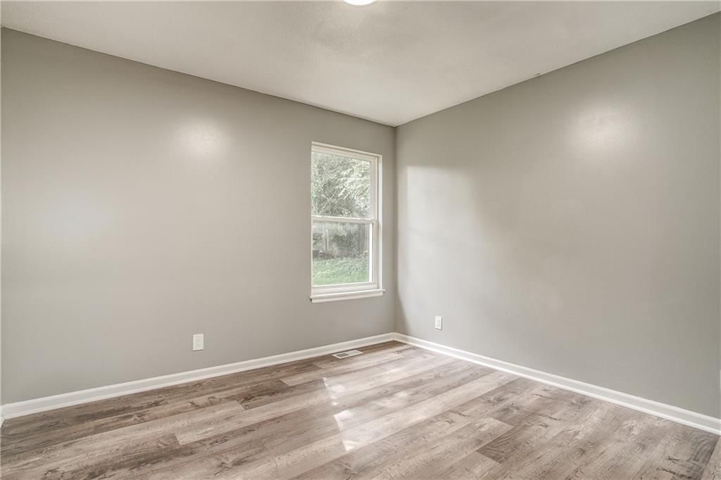 8531 Vassar Avenue — photo 12