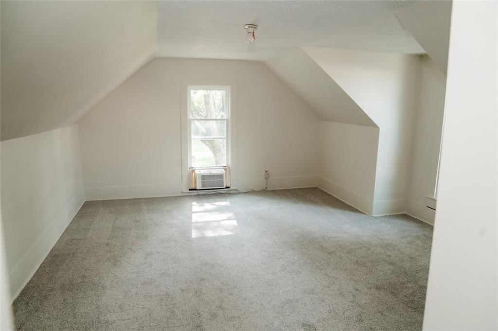 707 E 5th Street — photo 23