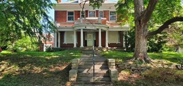 3414 Gladstone Boulevard — photo 1