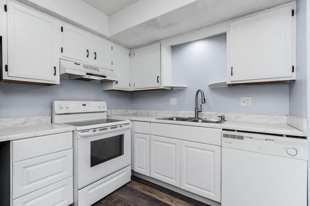 Photo 5 of 35 - 570 NW Valleybrook Road