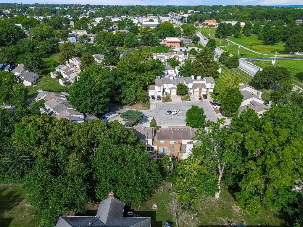 Photo 32 of 35 - 570 NW Valleybrook Road