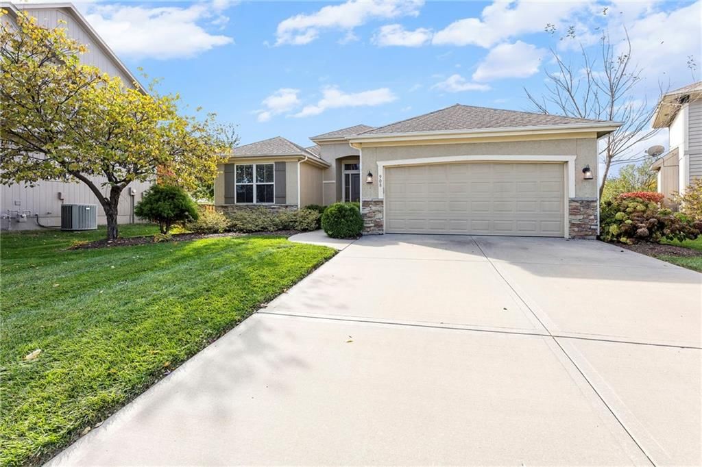 908 SE SIENNA Court — photo 2