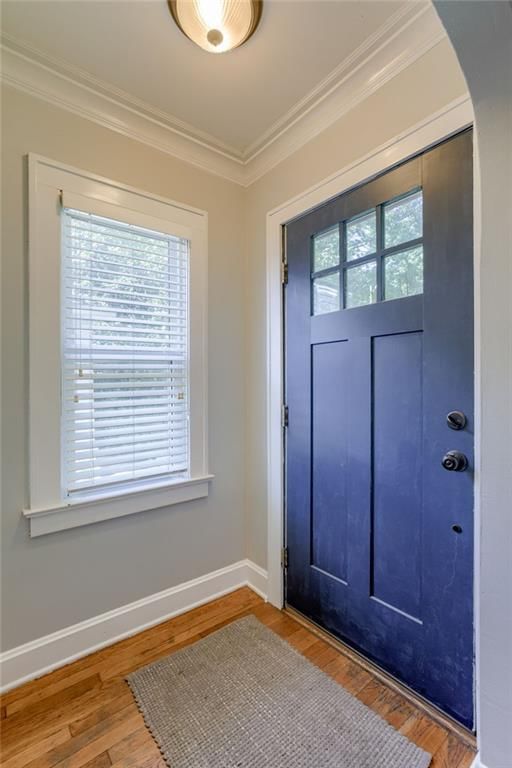 Photo 5 of 25 - 221 E Winthrope Road