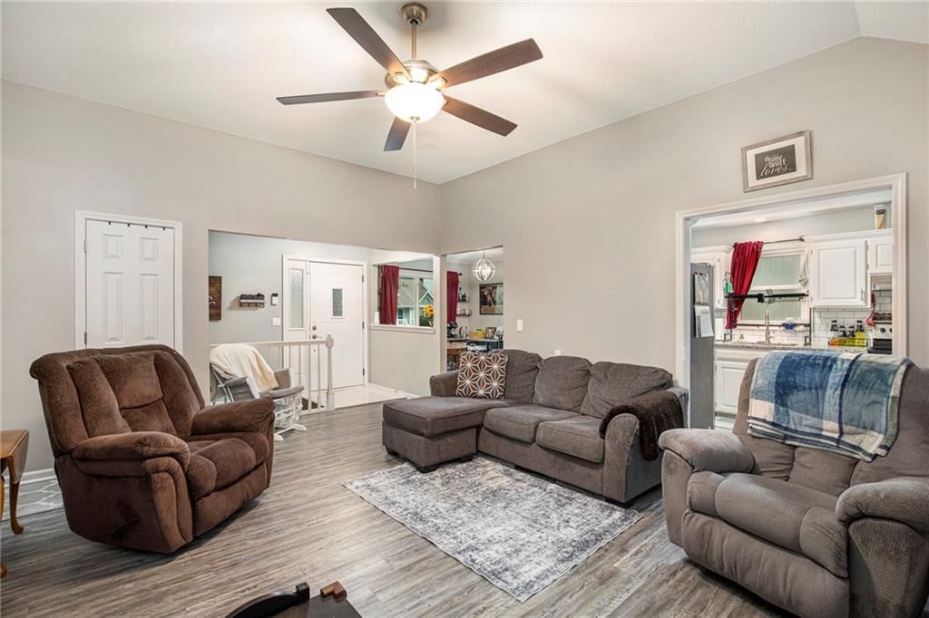 Photo 7 of 30 - 14908 Stonewood Drive