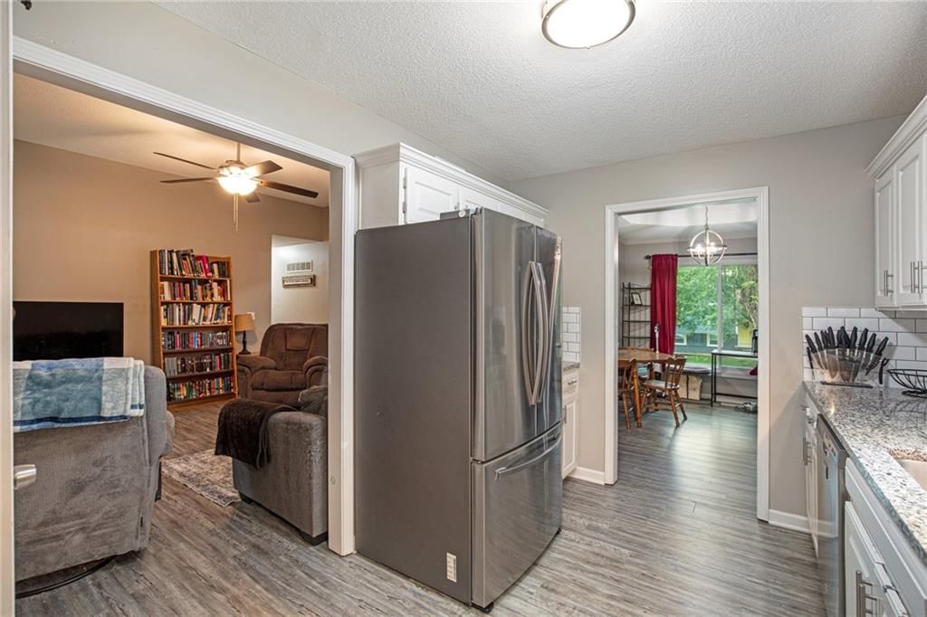 Photo 13 of 30 - 14908 Stonewood Drive
