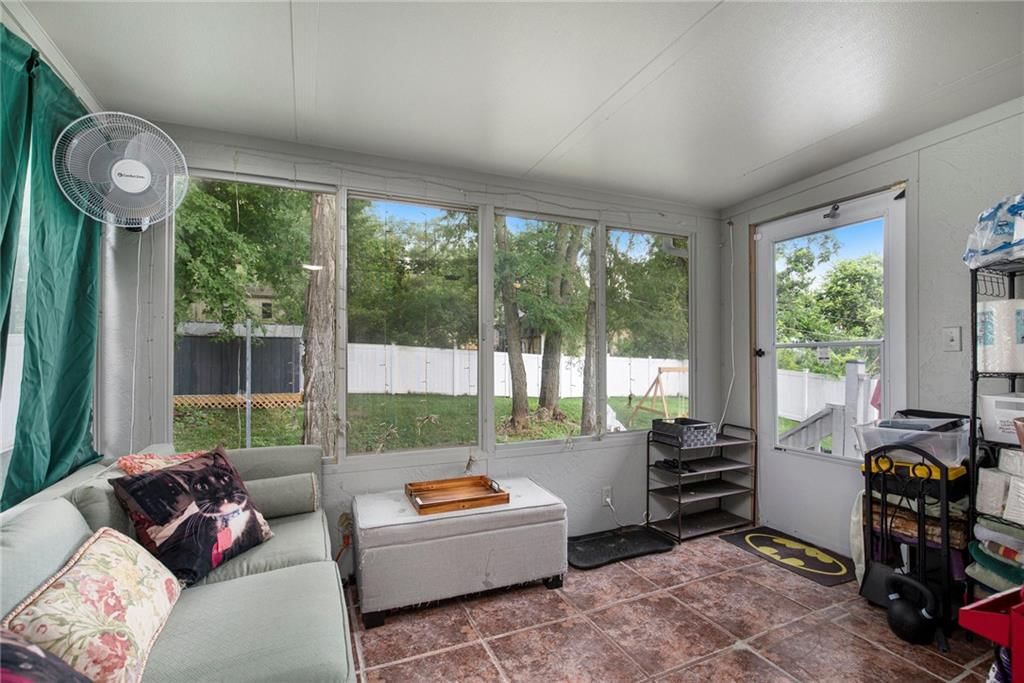 Photo 16 of 30 - 14908 Stonewood Drive