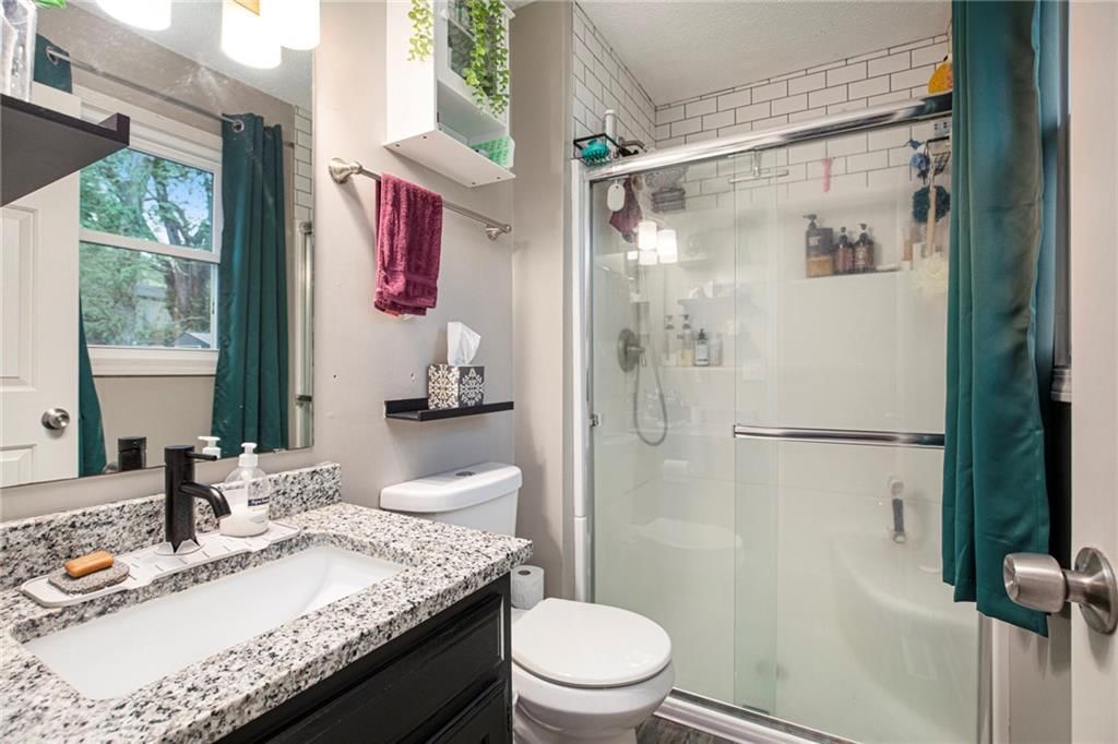 Photo 21 of 30 - 14908 Stonewood Drive