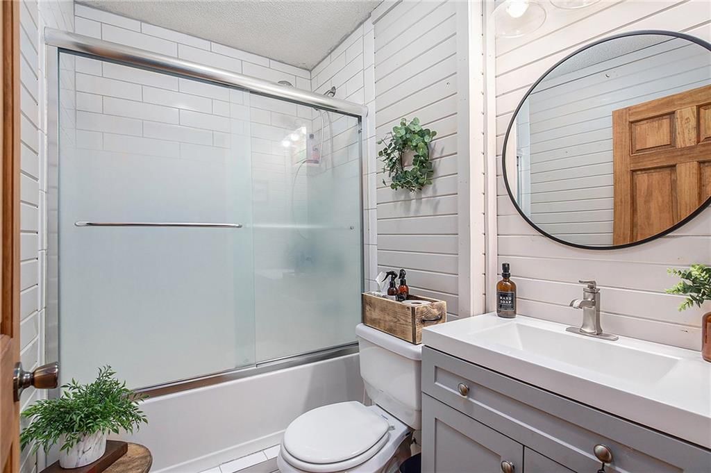 8808 D Highway — photo 28