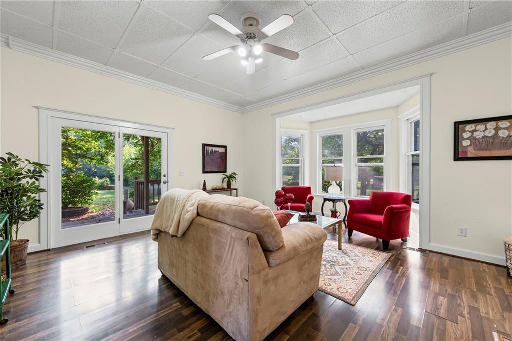 5407 Halsey Street — photo 6