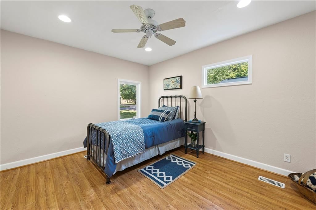 5407 Halsey Street — photo 27