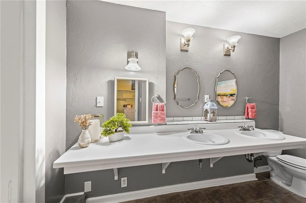 5407 Halsey Street — photo 29