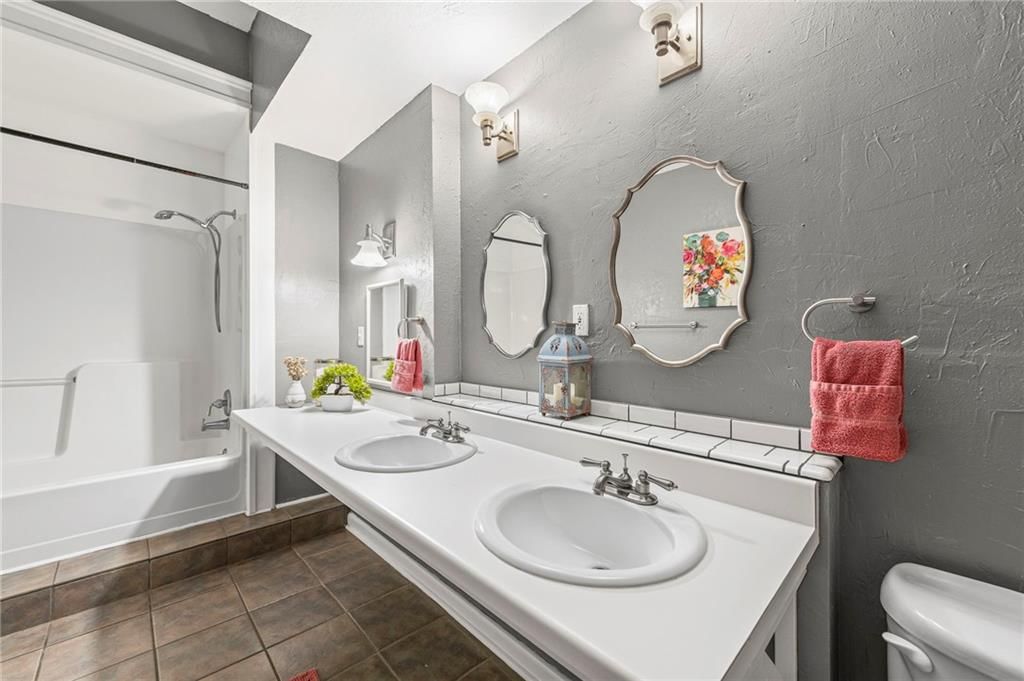 5407 Halsey Street — photo 30