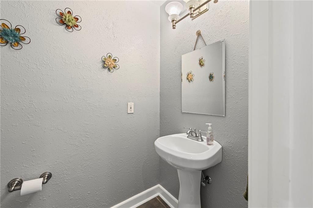 5407 Halsey Street — photo 35