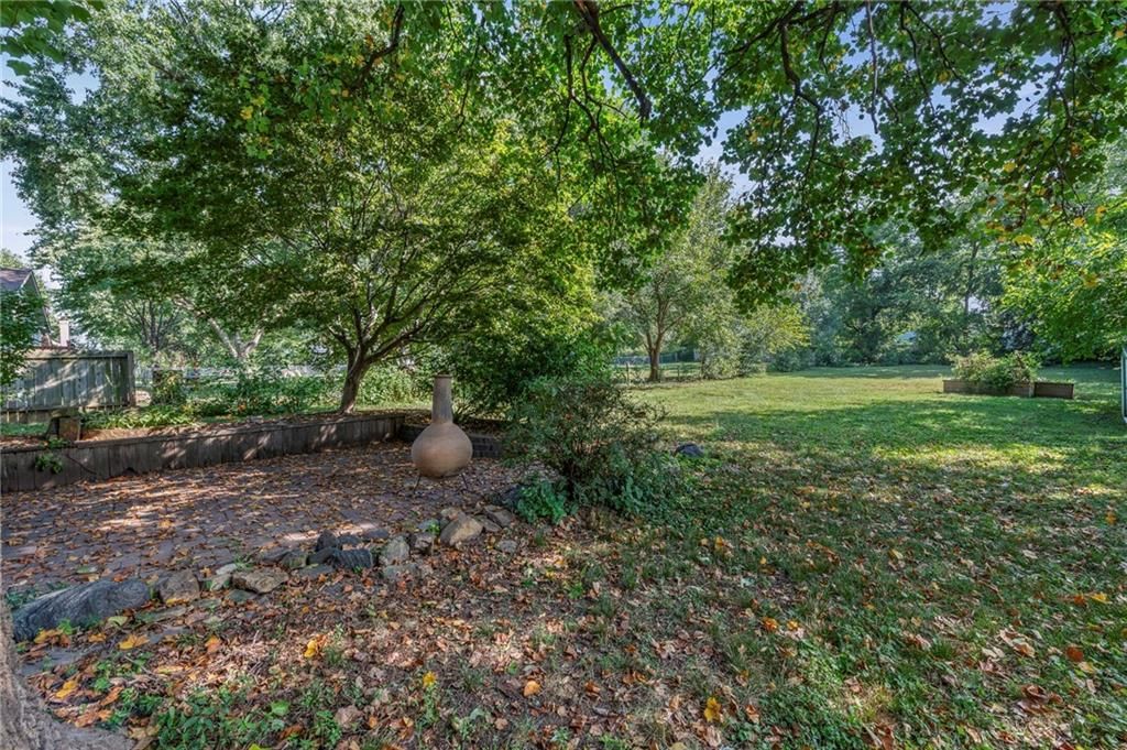 5407 Halsey Street — photo 40