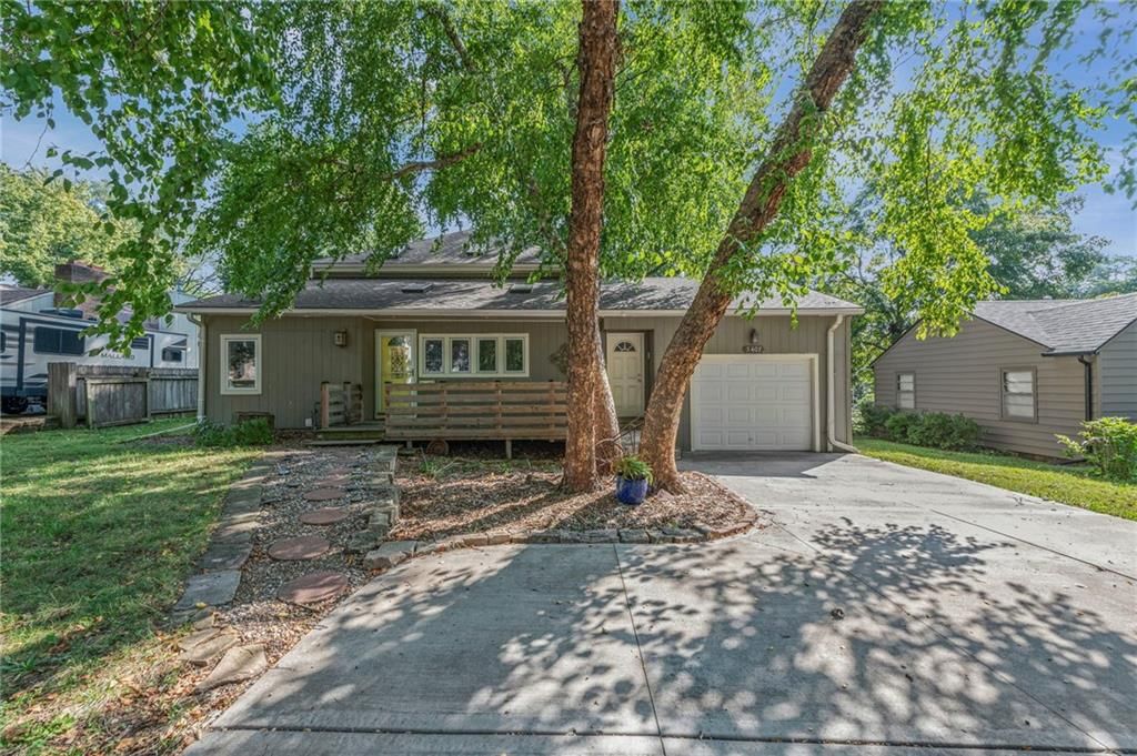 5407 Halsey Street — photo 44
